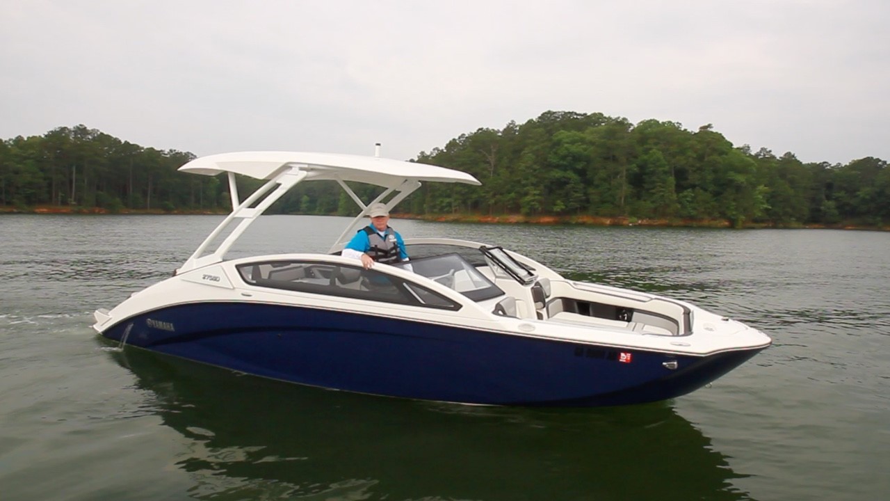 Docking A Twin Engine Boattest